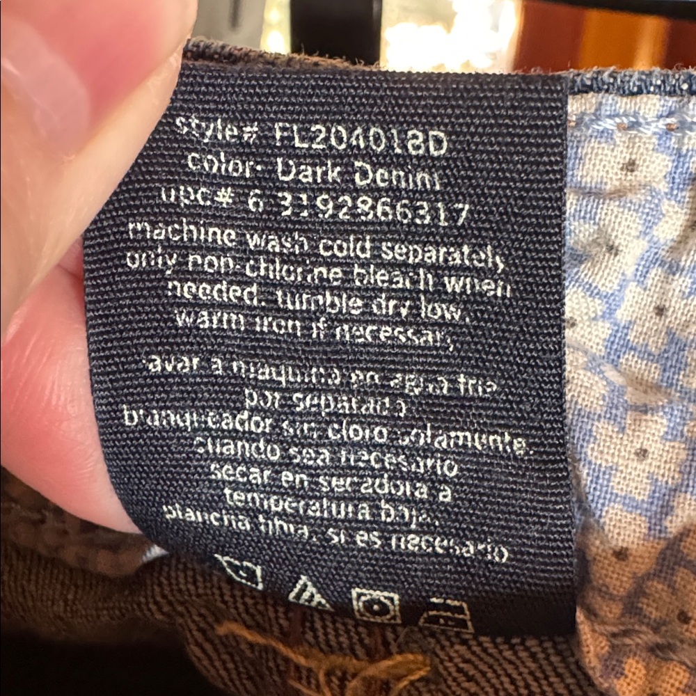 Faded Glory Denim Capri Jeans Women’s Size 16 Blue Floral Cuff Stretch Casual - Picture 4 of 11